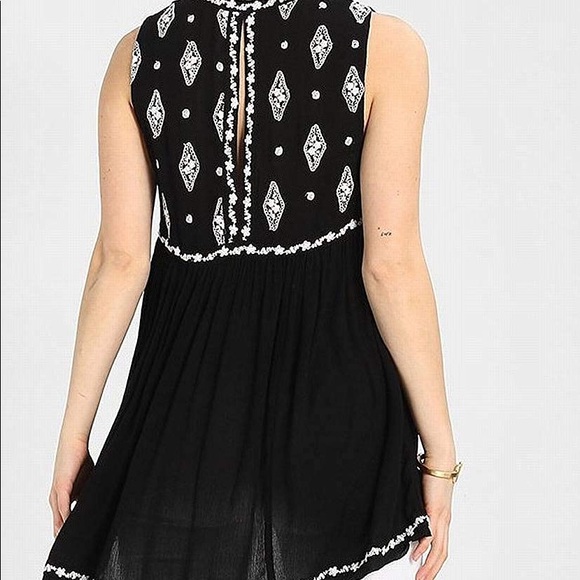 Free People Diamond Embroidered Sleeveless Top - Picture 8 of 8